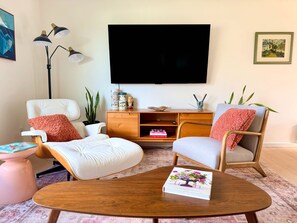 2 bedrooms, Internet - Extended Stay Gem in Columbia - Walk to Parks (Bellingham)