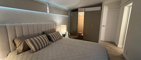 5 chambres, fer et planche à repasser, Wi-Fi, draps fournis