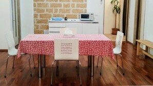 Unclassified image, 4 of 26, button - Just minutes from the city, perfect for everyone—including families with kids (play area) (Bari)