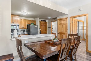 Dining - Center Village Condo | Walk to Lifts | Hot Tubs (Copper)