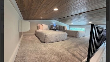 1 bedroom, WiFi (free), bed sheets