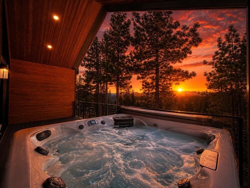 Firework Views from the Private Hot Tub, Luxury Sierra Colina Retreat (SC109)
