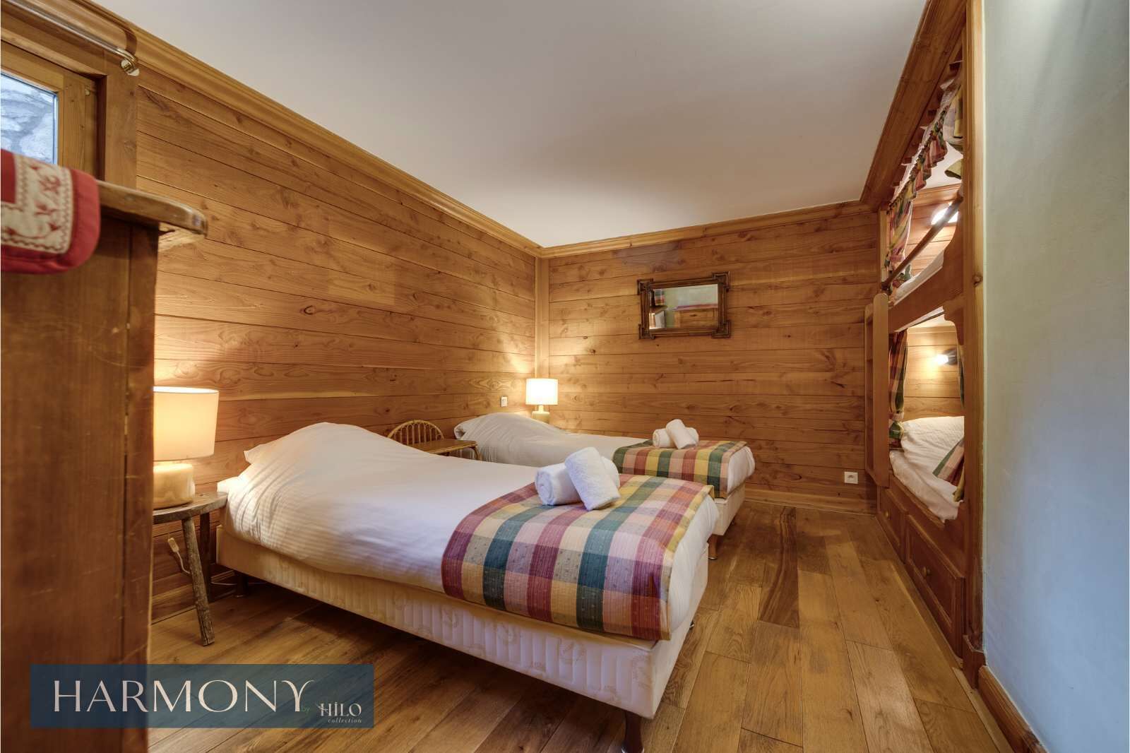 Desk, iron/ironing board, travel cot, WiFi