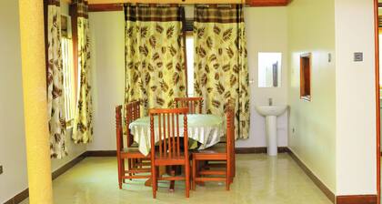 Serene 4-bedroom house in Fort Portal perfect for relaxing stays