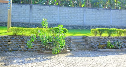 Serene 4-bedroom house in Fort Portal perfect for relaxing stays