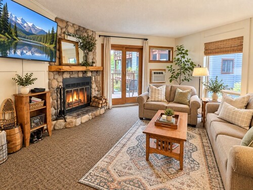 Aspen Cottage Ski In Ski Out 1BR at Lutsen Mtn
