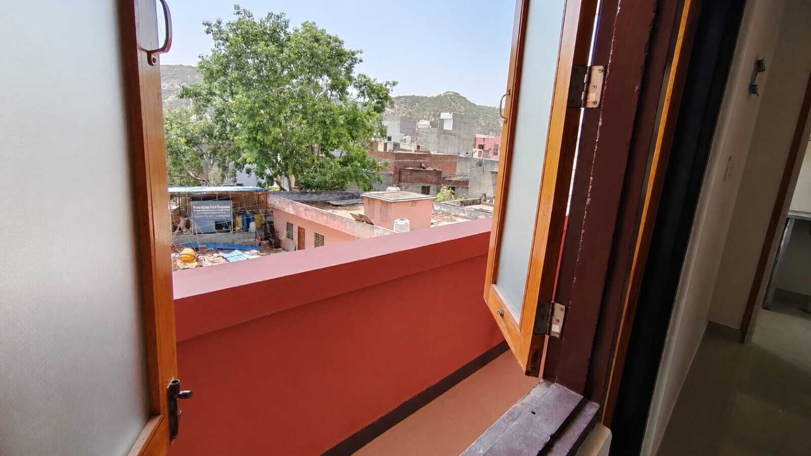 Deluxe Double Room, Balcony, Mountain View | Interior