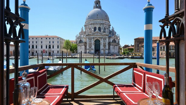 Unclassified image, 1 of 60, button - Grand Canal Luxury Apartment with Private Terrace Steps from St. Mark's Square (Venezia)