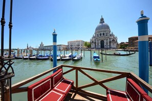 Unclassified image, 3 of 60, button - Grand Canal Luxury Apartment with Private Terrace Steps from St. Mark's Square (Venezia)