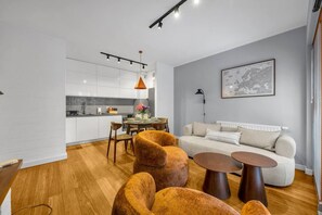 Unclassified image, 5 of 38, button - Warsaw Prestige Apt- 76m2, Parking & Balconies (Warszawa)