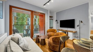 TV - Warsaw Prestige Apt- 76m2, Parking & Balconies (Warszawa)