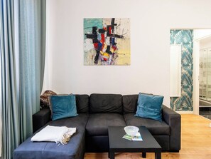 Living area - Lovely apartment for 6 people with A/C, WIFI and balcony (Sanremo)