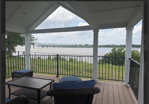 RiverStone | Mississippi River Retreat
