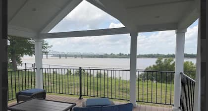 RiverStone | Mississippi River Retreat