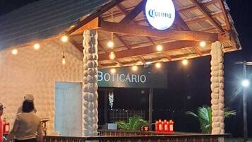 Bar (in der Unterkunft)