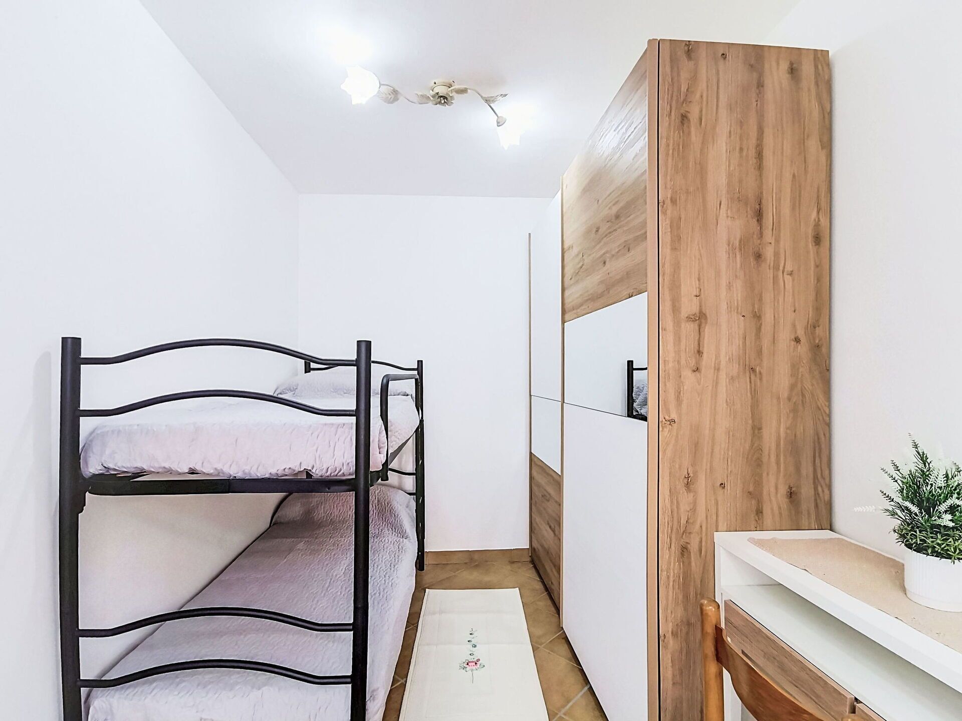 Chambre, Lit, Sol, Bois, Sol, Design Intérieur, Literie, Drap De Lit, Meubles, Pièce