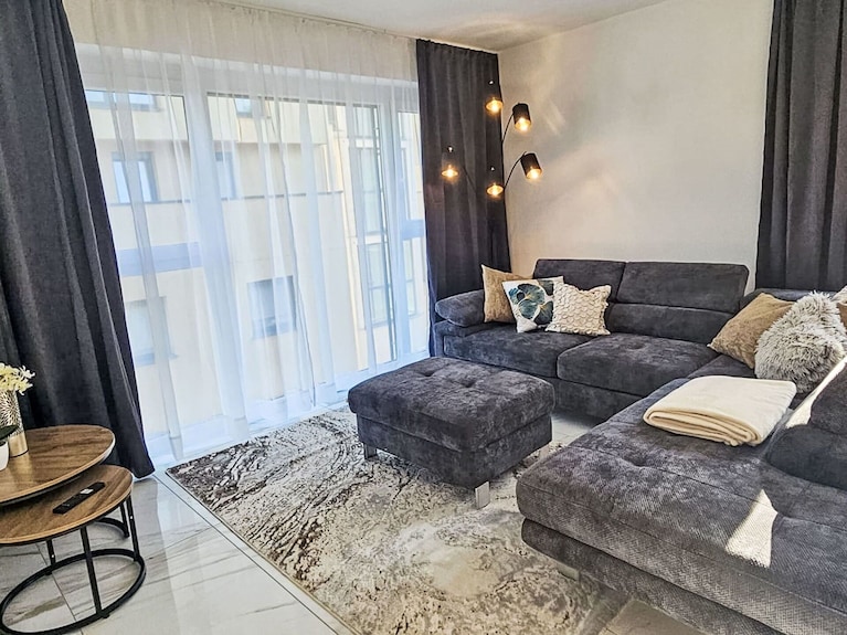 Nice Apartment For 6 People With Wifi, Hot Tub, A/c, Tv, Terrace And Pets Allowed - Graz
