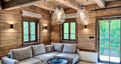 Stunning private villa for 12 people with WIFI and TV