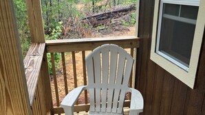 Property grounds - West Hollow: Private Off-Grid Reset Cabin for One near Boaz (Boaz)