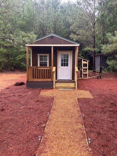 West Hollow: Private Off-Grid Reset Cabin for One near Boaz
