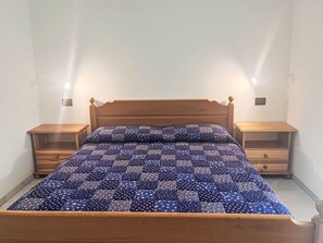 Room - Lovely apartment for 4 people with A/C, WIFI, TV and pets allowed (Morbegno)