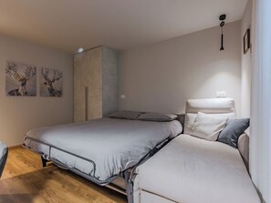 Travel cot, free WiFi - Beautiful apartment for 2 people with WIFI and TV (Ossana)
