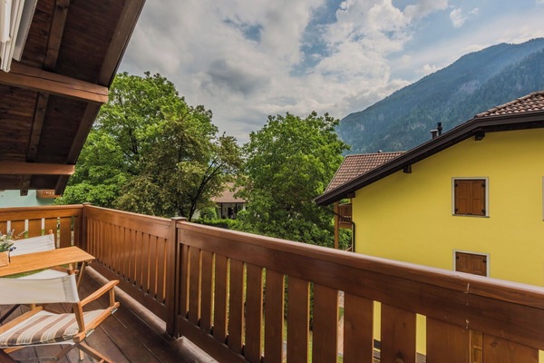 Gebirge, Balkon, Senke, Holzbeize, Eco Hotel, Hartholz, Bergdorf, Veranda, Hotel, Villa