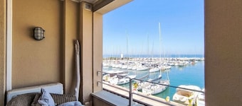 Beautiful apartment for 6 people with A/C, WIFI, balcony and pets allowed