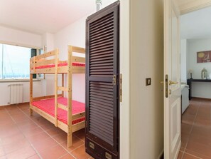3 bedrooms, travel cot, free WiFi