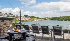 Outdoor dining - Castle House Studio - Three Bedroom Cottage, Sleeps 6 (Fowey)