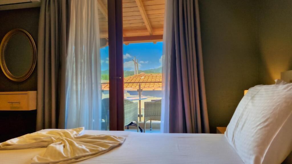 Deluxe Triple Room, Balcony, Mountain View