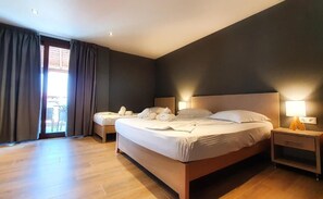 Deluxe Triple Room, Balcony, Sea View