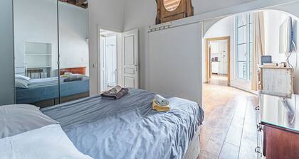 Heart of the Latin Quarter - Apartment with Elevator & Wi-Fi