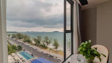 Deluxe Triple Room, Air conditioning, Sea View | Interior