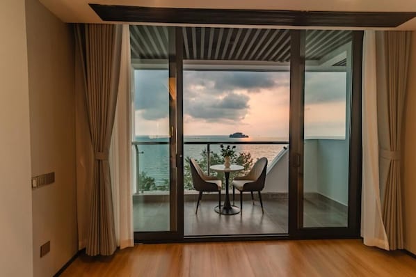 Unclassified image, 1 of 45, button - Billions Hotel (Sihanoukville)