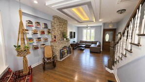 TV, fireplace