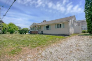 Exterior - Single-Level Cottage Walk to the Beach | Sleeps 6 (East Lyme)