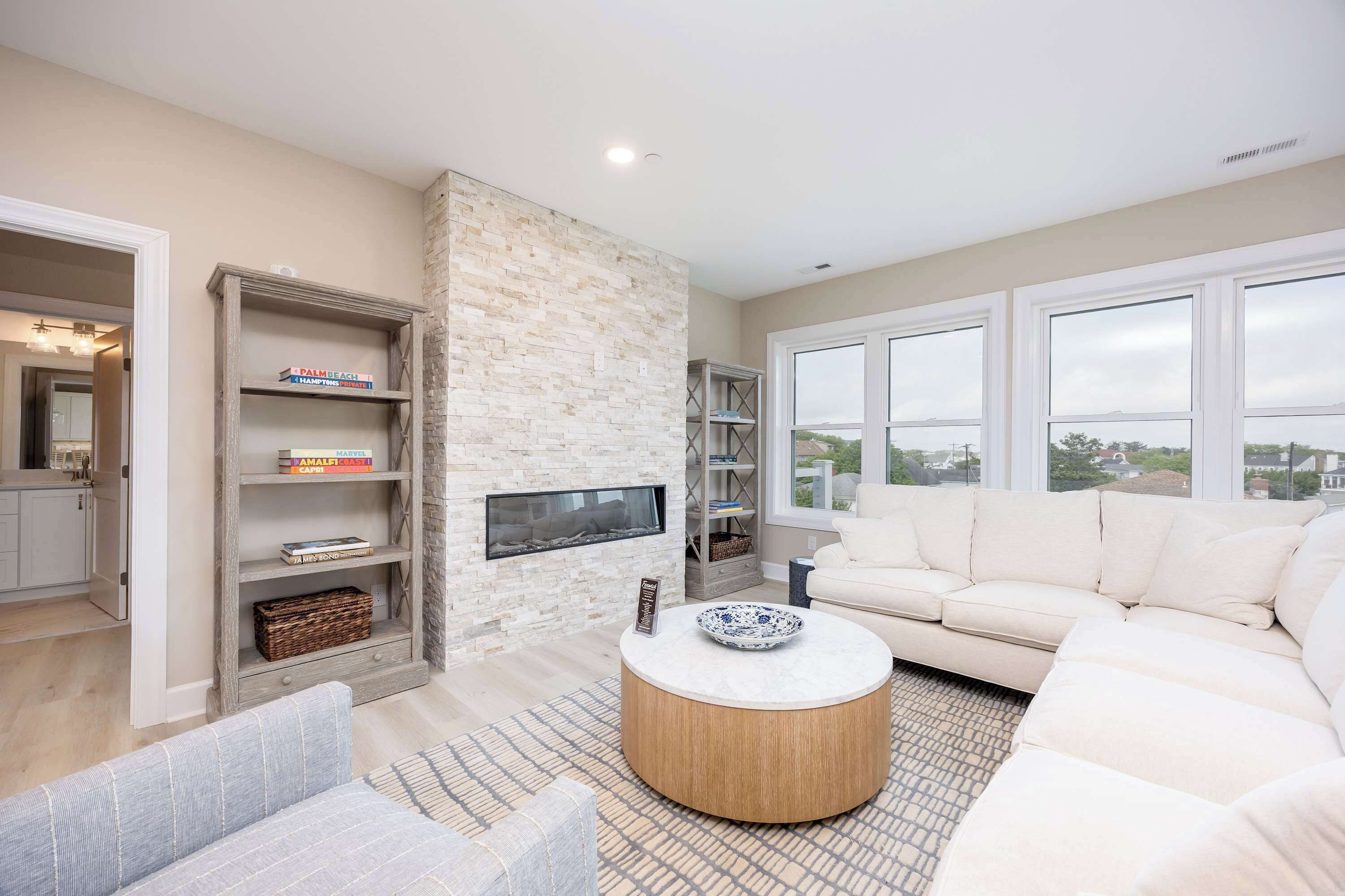 TV, fireplace, offices