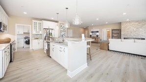 Interior - Luxurious Bay/ Ocean view Splendor 4 BRS elevator (Ocean City)