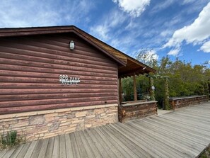 Exterior - ASPEN LEAF / 2 Blocks from lake / in town walkable to shops & bars (Grand Lake)
