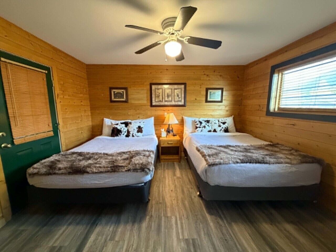 1 Schlafzimmer, Schreibtisch, Reisekinderbett, WLAN