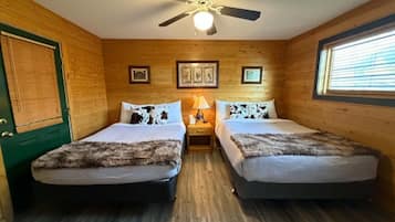 1 Schlafzimmer, Schreibtisch, Reisekinderbett, WLAN