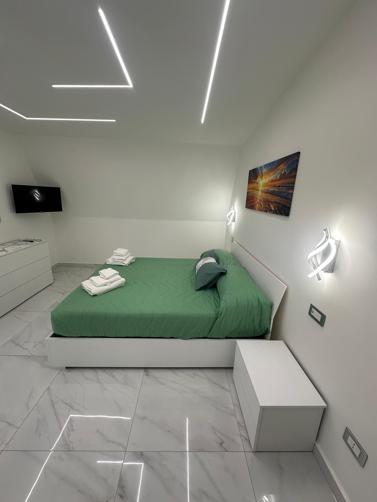 2 chambres, fer et planche à repasser, Wi-Fi, draps fournis