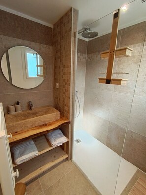 Bathroom - Vrbo Property (Sérignan)