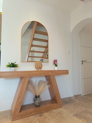 Interior - Beautiful villa with a pool—sleeps 8—Sérignan (Sérignan)