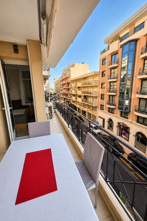 Outdoor dining - 16727331LIONS Apartment in the heart of La Croisette (Cannes)