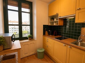 Coffee/tea maker, fridge, microwave, oven - 16654709LIONS Cannes Central Hub - Walk to the Palais (Cannes)
