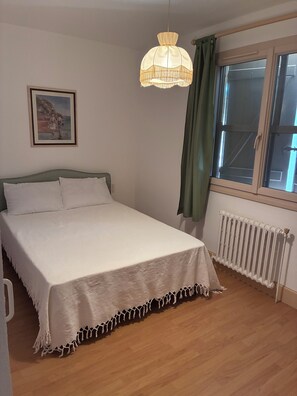 Room - Vrbo Property (Saint-Maximin)