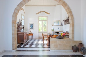Lobby - Beachfront, Pool, Chic- Live in Style: Pyrgo Villa (Ialisos)