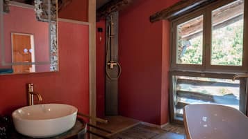 Dusche, Bidet, Handtücher, Toilettenpapier